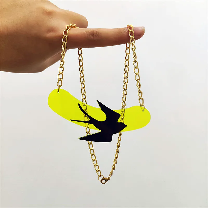 KUGUYS Fashion Acrylic Jewelry Women Swallow Pendant Necklace Gold Color Link Chain Cute Bird Summer Accessories