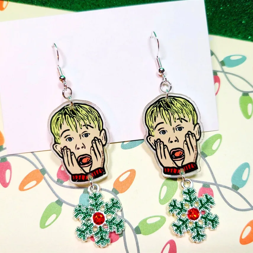 Creative Home Alone Woman Acrylic Earrings Snowflake Pendant Earrings Gift for her