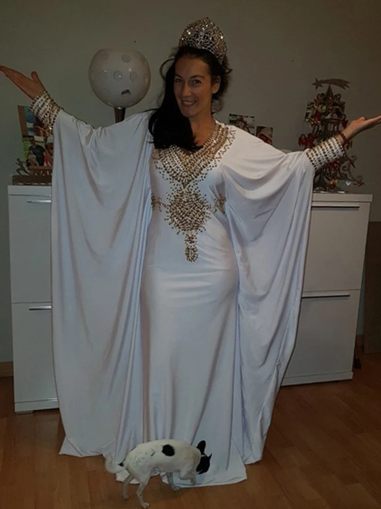 White Muslim Prom Dress Dubai Evening Party Gowns 2024 Moroccan Kaftan Arabic Evening Dress V-Neck Beaded Chiffon Long Sleeve