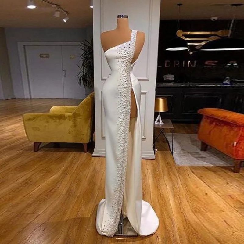 Elegante vestido de noche blanco de un hombro con cuentas de perlas, Sexy, abertura alta, para fiesta Formal, Dubai, 2021