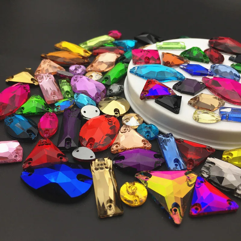 

Бесплатная доставка 20 шт. смешанные формы смешанные размеры смешанные цвета плоские стеклянные кристаллы пришивные стразы с отверстиями для аксессуаров для одежды