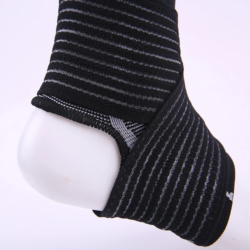 High Elastic Compression Ankle Bandage Brace Support Sports Gym Ankle Brace Foot Protective Gear for Sports Basketball Soccer