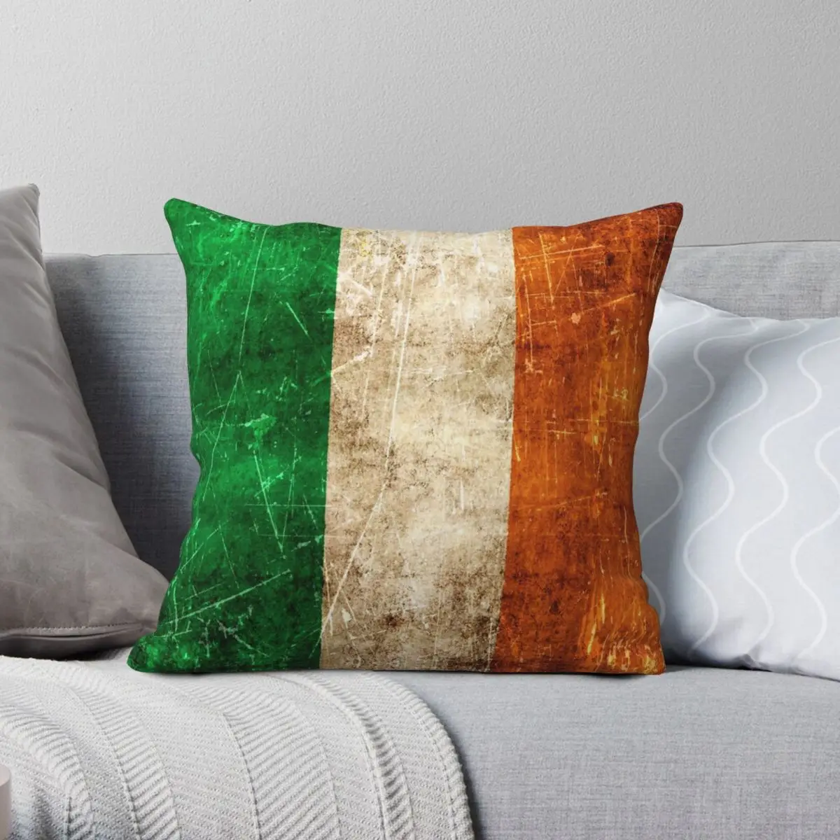 

Vintage Aged And Scratched Irish Flag Pillowcase Polyester Linen Velvet Pattern Zip Throw Pillow Case Home Cushion Cover 18