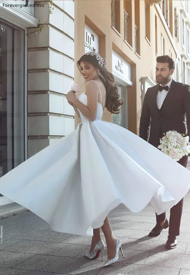 Uma linha vestido de casamento romântico cintas de espaguete chá comprimento sem costas recepção verão vestido de noiva feito sob encomenda mais tamanho