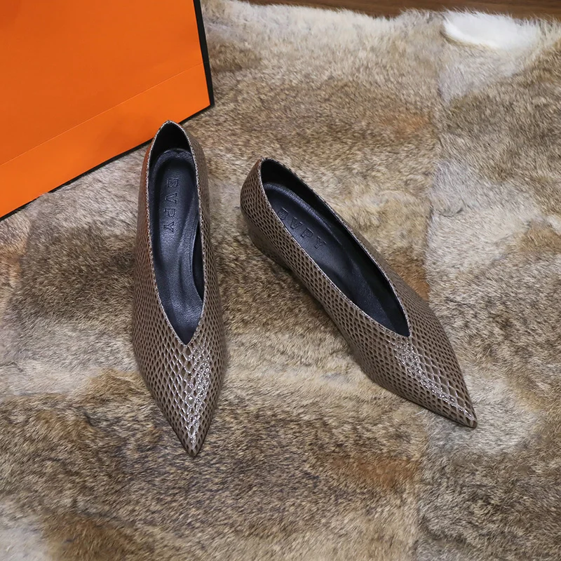 New 2027 Spring Chunky Short Heel Pumps European and American Genuine Leather Ladies Shoes Pointed Toe Party Shoes For Women