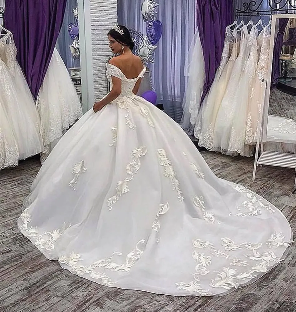 2020 Vintage Abito di Sfera Del Merletto Appliques Abiti Da Sposa In Pizzo Su Indietro Abiti Da Sposa Formale Su Misura Abiti Da Matrimonio Giardino