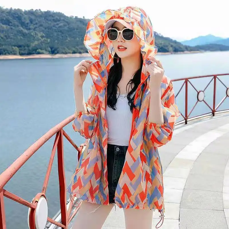 

Sun Protection Coat Women Summer 2021 New long-Sleeved Beachwear Color Camouflage Sun Protection Clothing Jacket Hooded