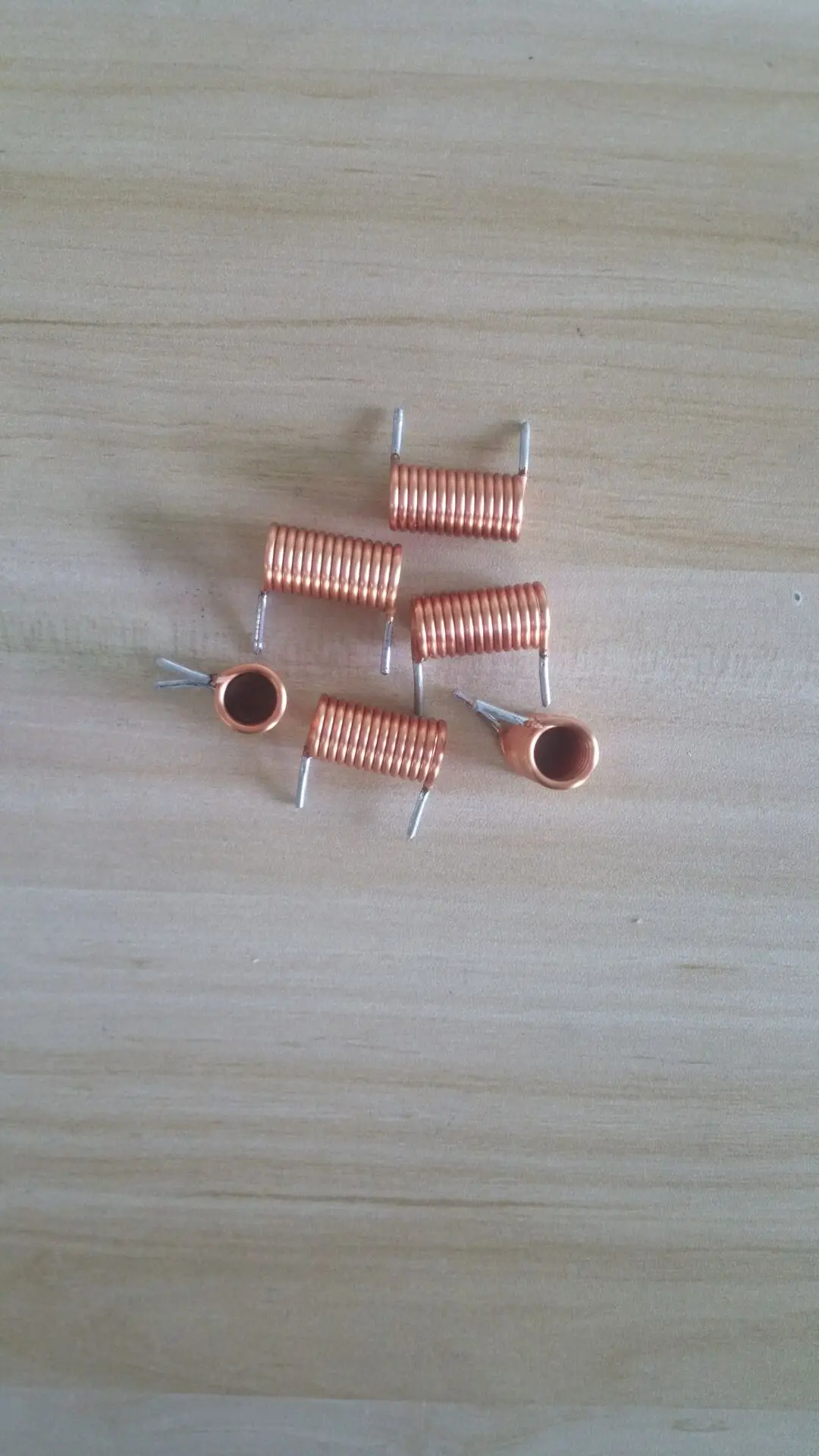 Hollowเหนี่ยวนำ,เส้นผ่าศูนย์กลาง1.5เส้นผ่านศูนย์กลางภายใน8เปลี่ยน,14ตัวเหนี่ยวนำ,0.7UH,single LayerแนวนอนCustom Inductor