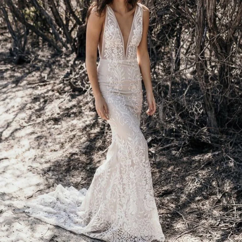 Mermaid Wedding Dress Deep V-Neck Tank Lace Appliques Sequined Backless Tulle Floor Length Sweep Train Gorgeous New Bridal Gown