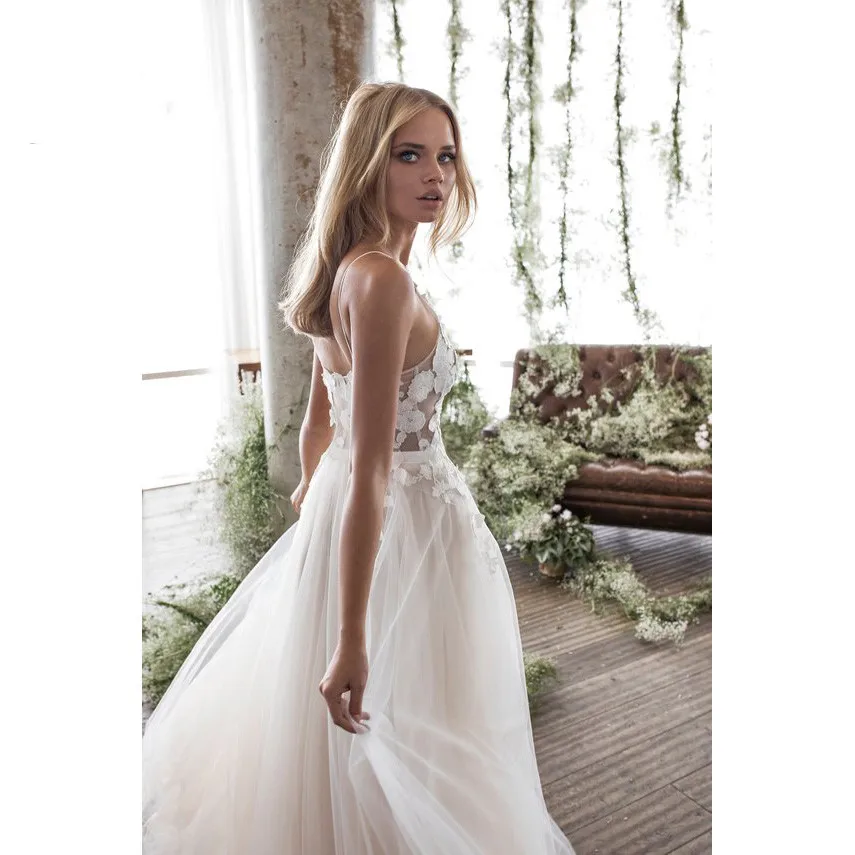 Abiti da sposa da spiaggia spalline per Spaghetti Applique in pizzo floreale 3D senza maniche con apertura sul retro una linea abiti da sposa in Tulle Sweep Train 2024