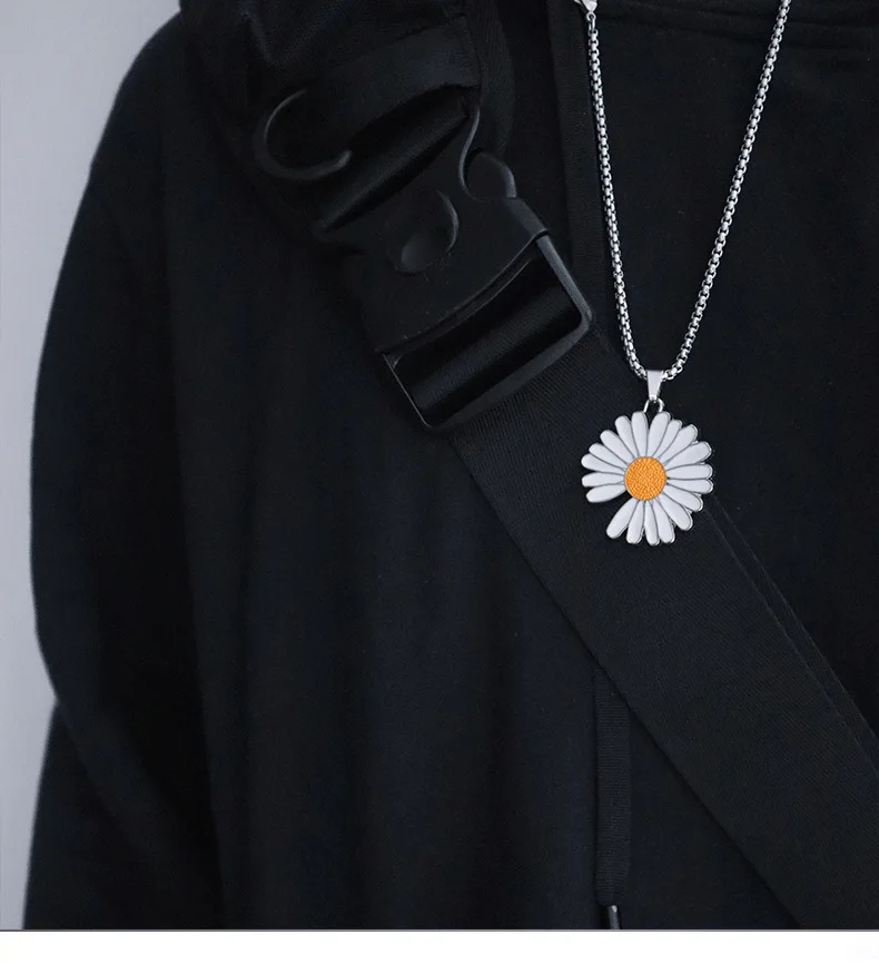 Collar de margaritas pequeñas para hombres y mujeres, colgante de flor de Pmo de acero de titanio, colgante de Hip Hop, joyería de moda de Color blanco