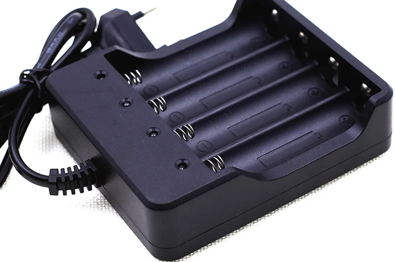 VariCore 3.7 فولت 18650 شاحن بطارية ليثيوم أيون 4.2 فولت أربعة فتحة خط تهمة كامل من اغلاق مصنع Fashlight بطاريات شاحن