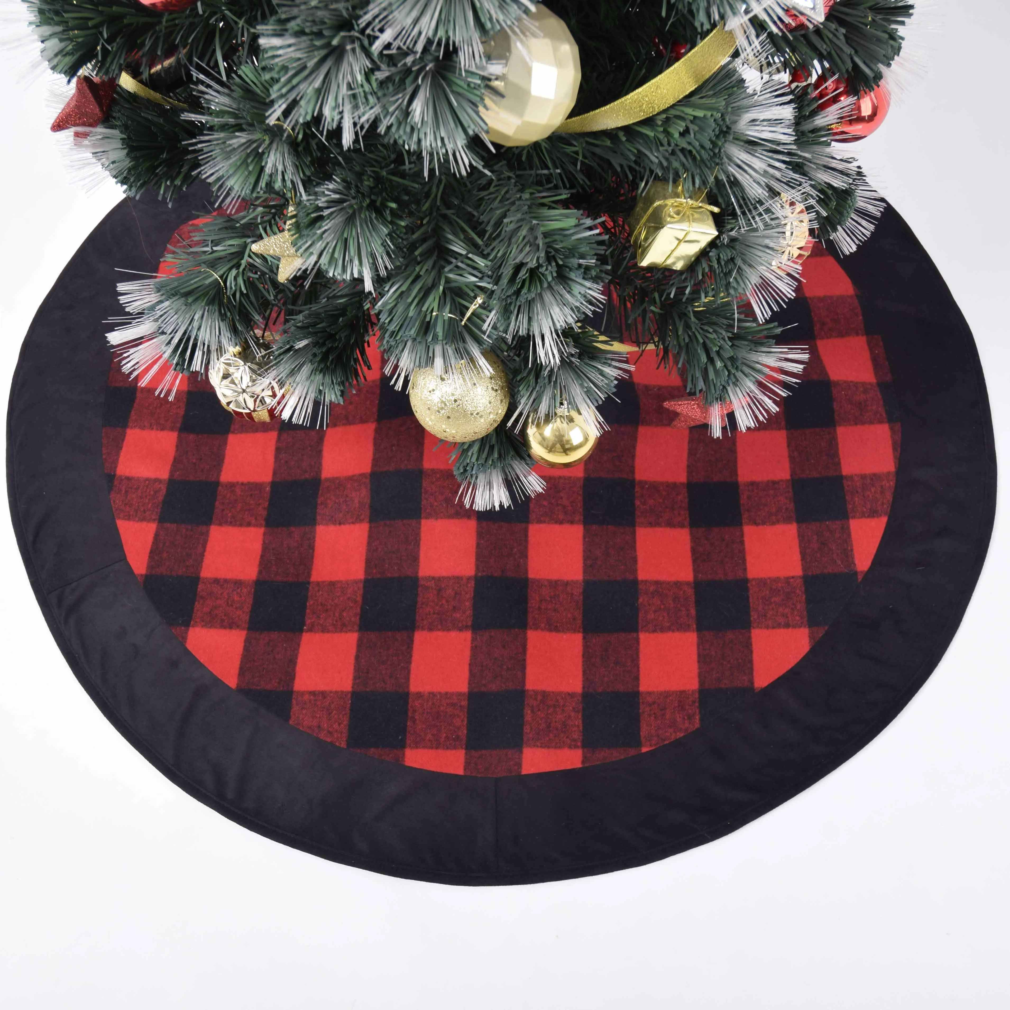 

Free Shipping Extra Large 50" Plaid Christmas Tree Skirt with Black Suede Border Buffalo Check