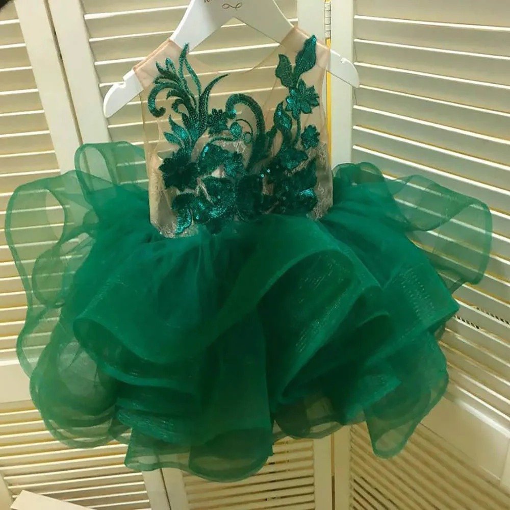 

Green Lace Flower Girl Dresses Tiers Tulle Ball Gown Little Girl Wedding Dresses Vintage Pageant Dresses Gowns