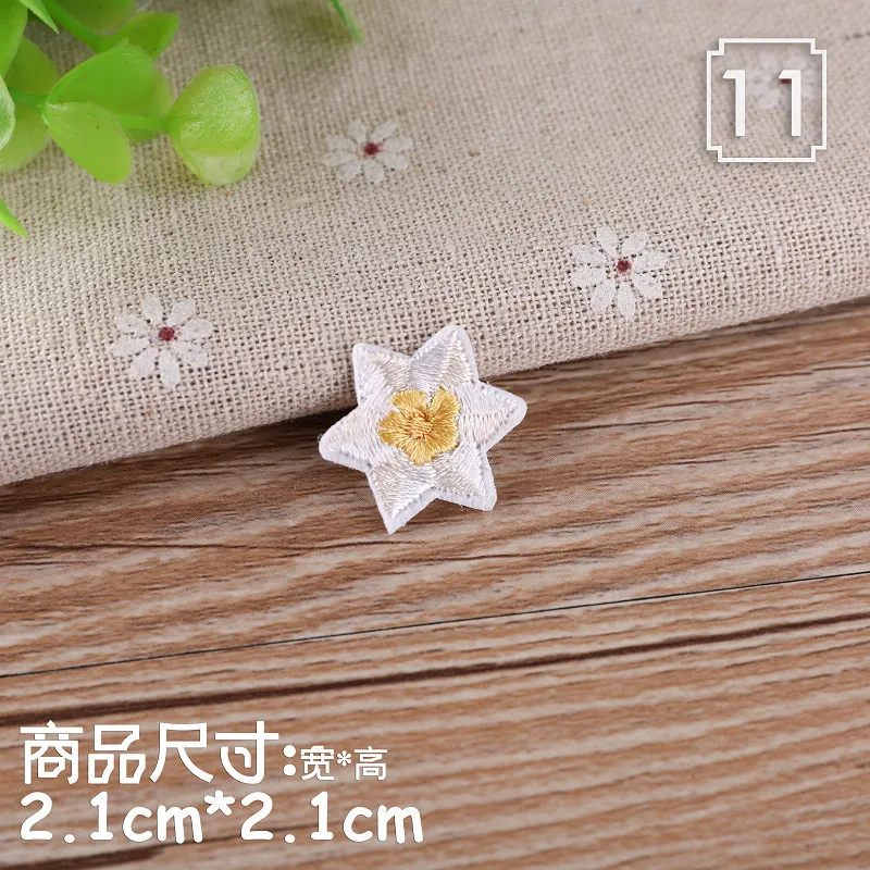 Exquisite Small Japanese Flowers Embroidery Iron Patches for Clothing Iron on Sticker on Clothes T-shirt Badge Iron-on Applique