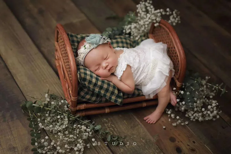 Newborn Photography Props Wooden Baby Bed Woven Rattan Bamboo Chair Newborn Baby Bed Photography Props for Infant Boys Girls