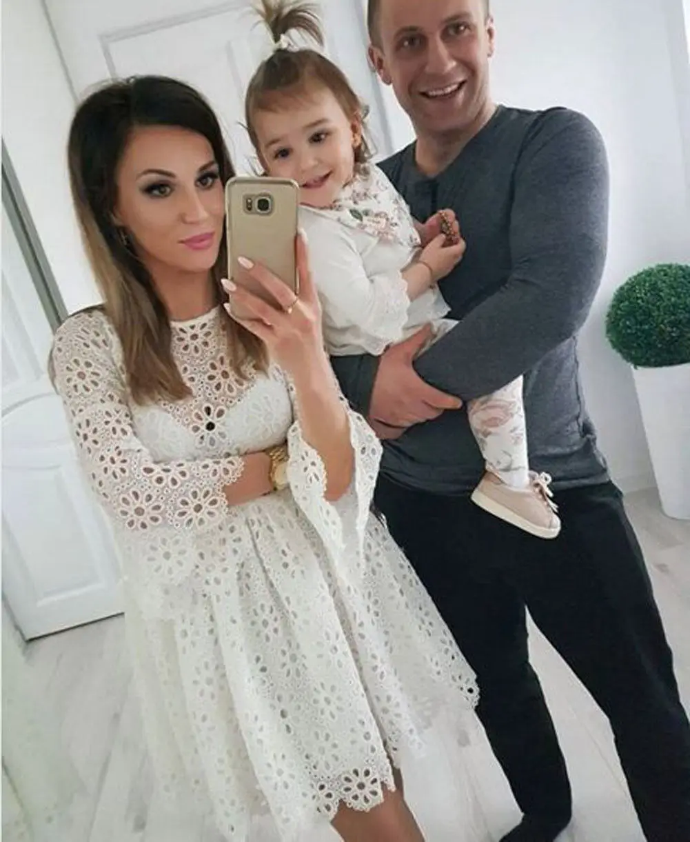 Fashion Family Matching Clothes Mother Daughter Dresses White Hollow Floral Lace Dress Mini Dress Mom Baby Girl Party Clothes