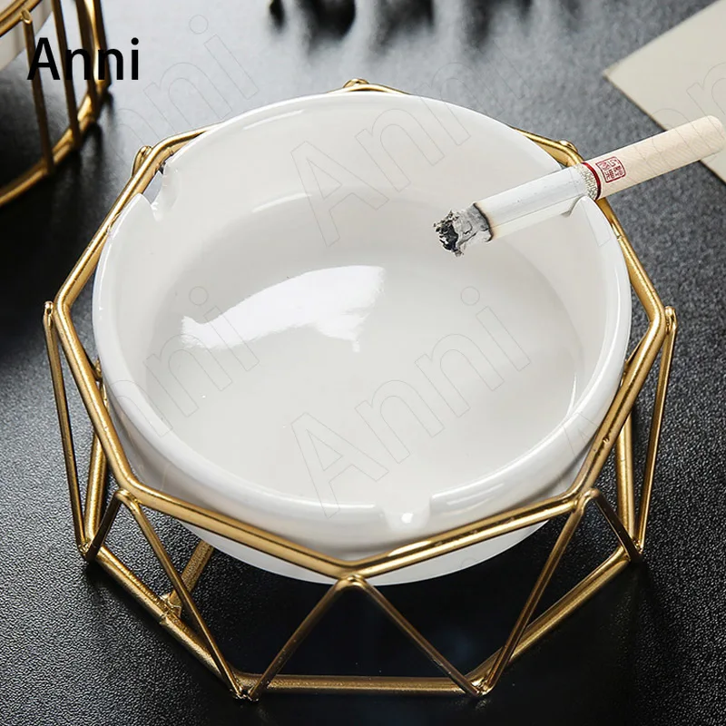 Golden Stroke Iron Frame Ashtray European Modern Creativity Geometry Metal Frames Ceramic Ashtrays Office Desktop Ornaments