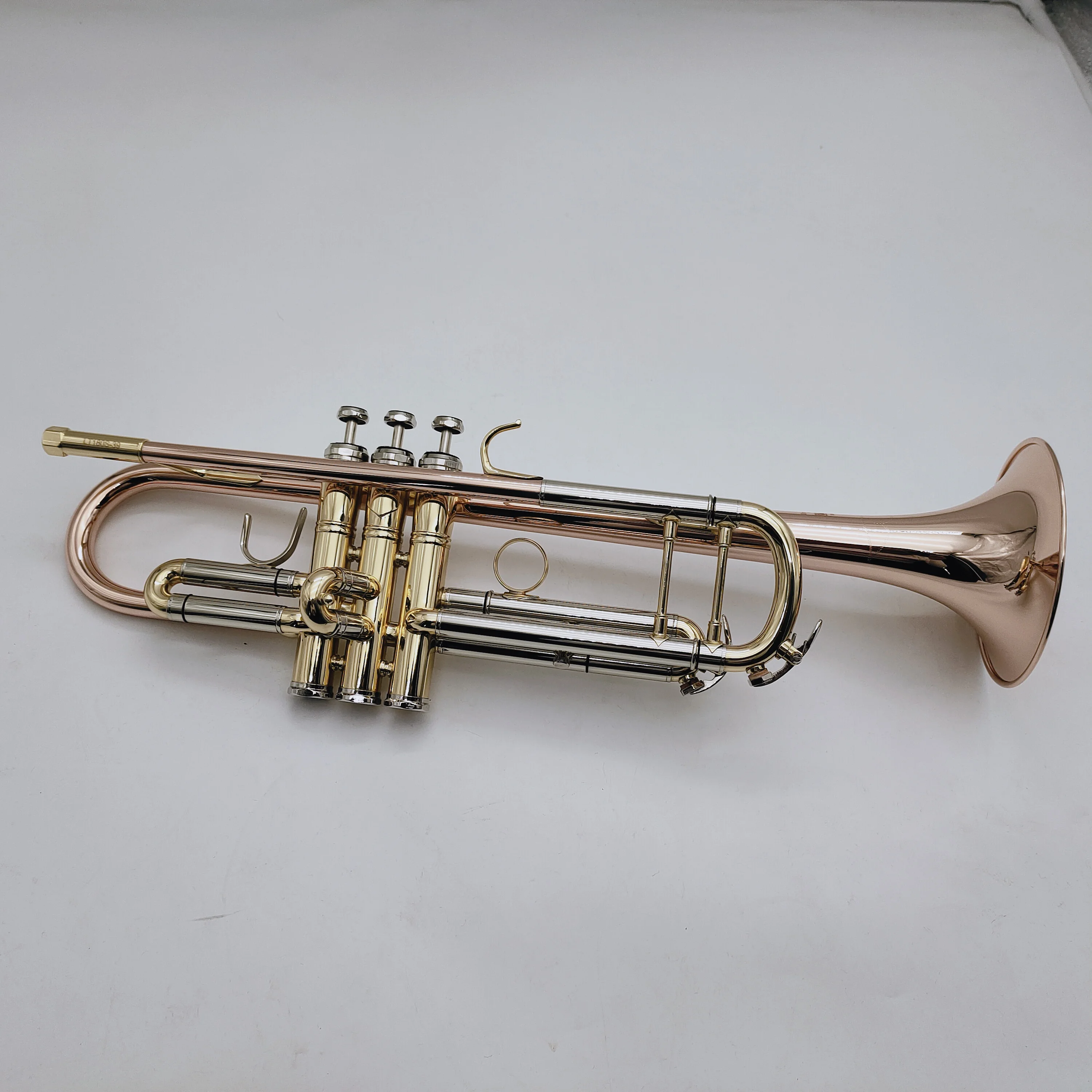 

Hot Selling Brand Bach LT180S-39 Trumpet Bb Brass Musical instrument Professional with Case Accessories Free Shipping