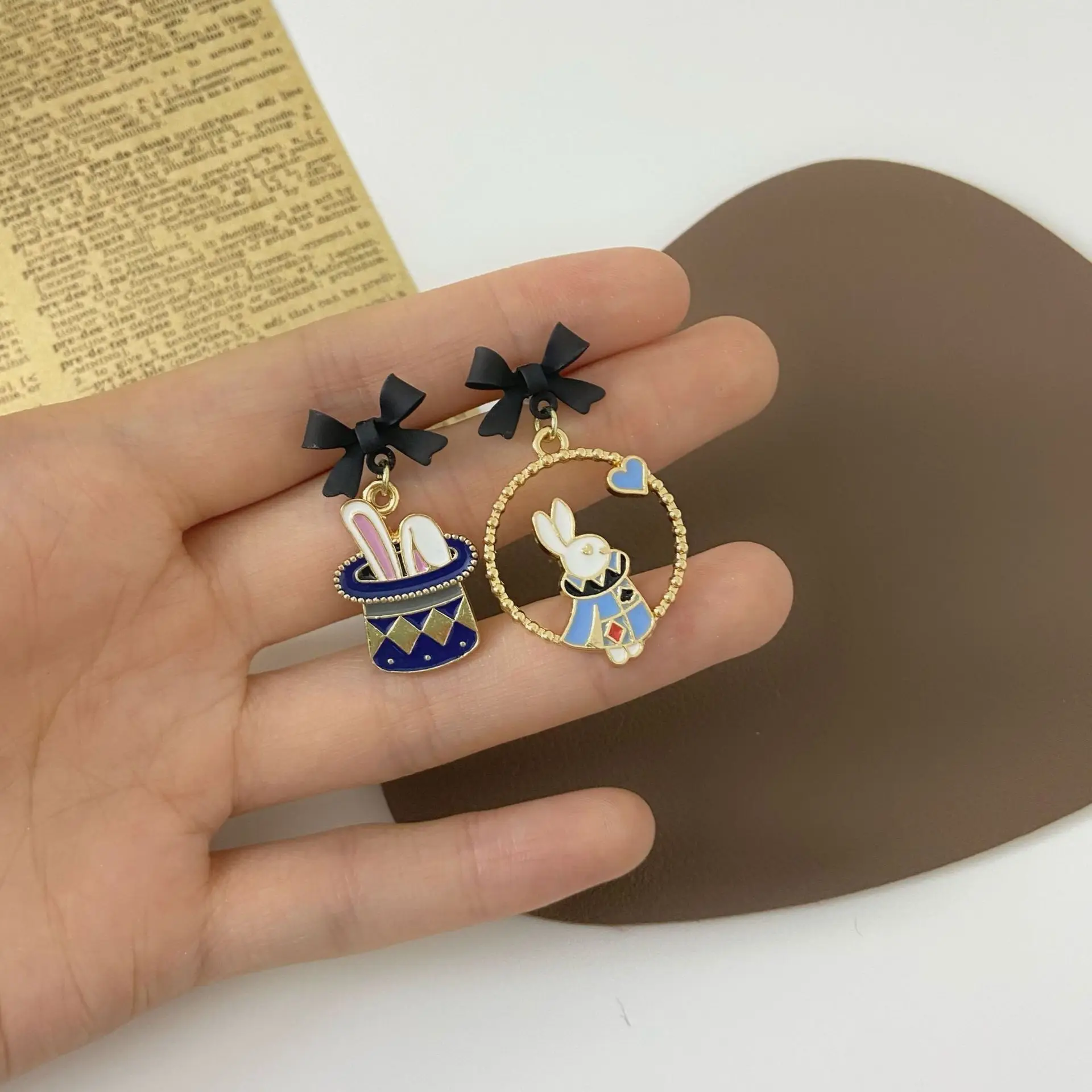 Asymmetric Alice In Wonderland  Earrings Clip on Fairy Tale Cartoon Princess Bow Rabbit Clip Earrings No Piercing Female Jewelry