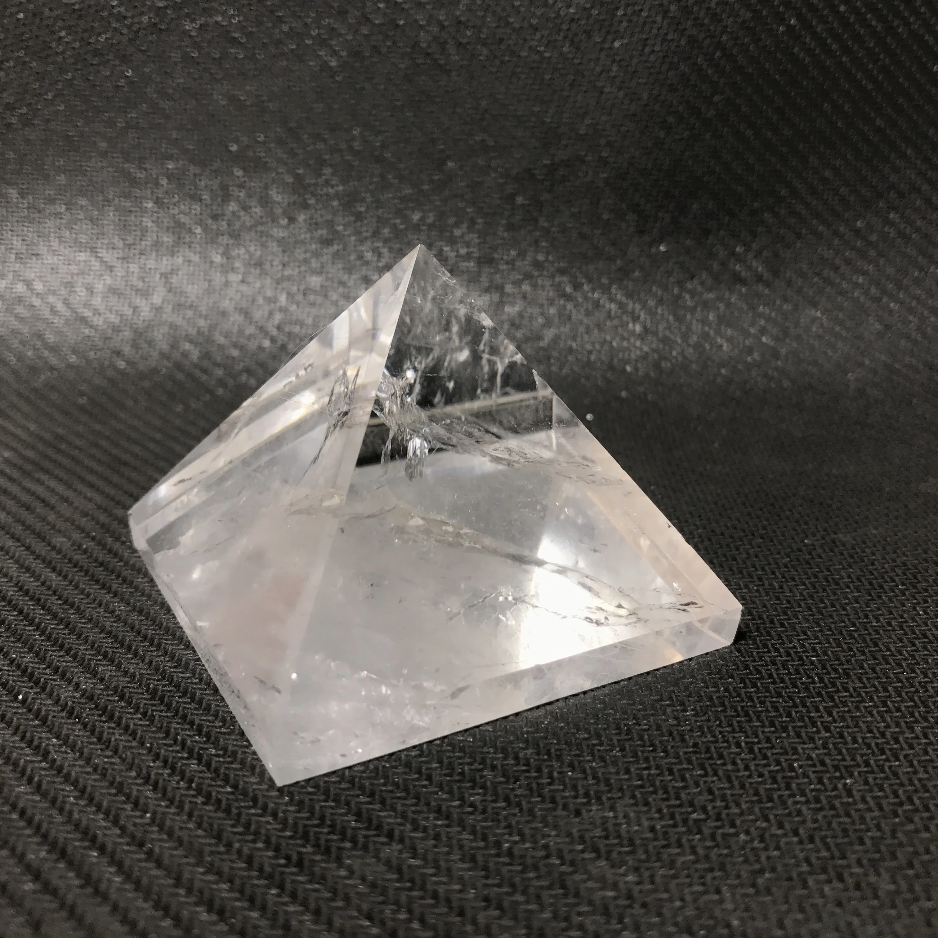

Около 50 мм натуральный прозрачный кварцевый кристалл драгоценный камень Пирамида медитация Рейки Исцеление Кристалл Камень для домашнего декора оптовая продажа