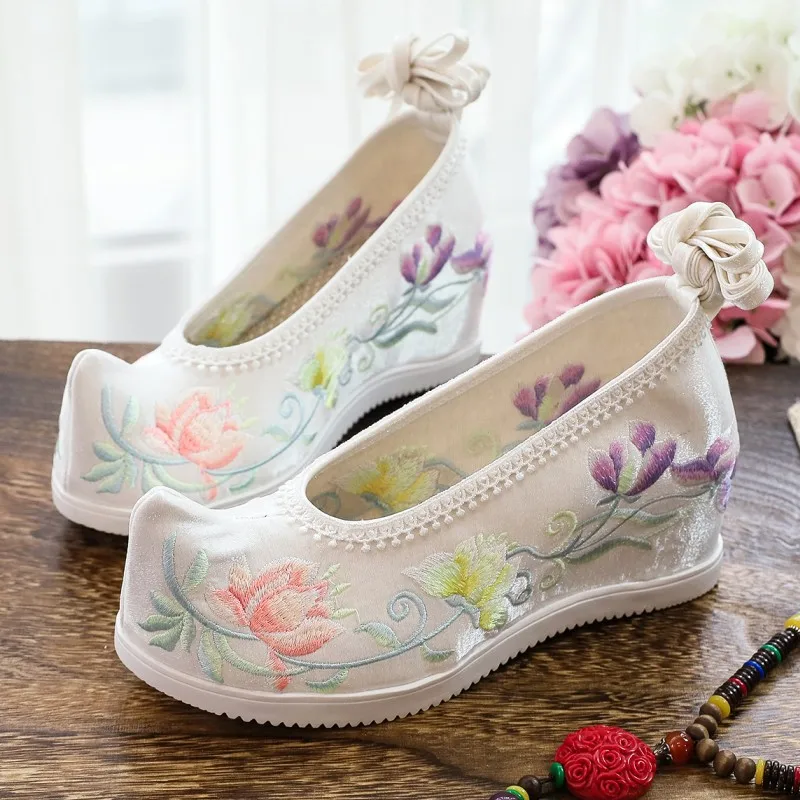 

Chinese Style Women's Shoes Cosplay Embroidered Shoes Hanfu Laces Laces Floral Casual Shoes 7cm High