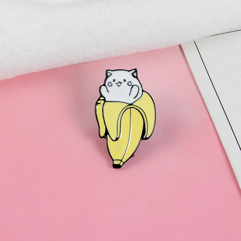 Super Cute ! Banana Cat Enamel Pins Badges Brooches Cute Animal Cat Pin Collection Gift for Cat Lover Mom Gifts Drop Shipping