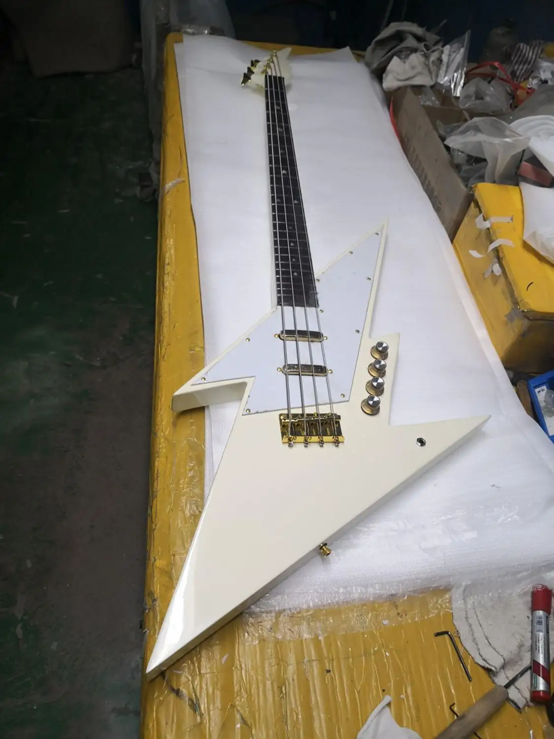 Custom White Abstract Lightning Bolt 4 Strings Electric Bass Guitar, 23 frets custom made all guitars