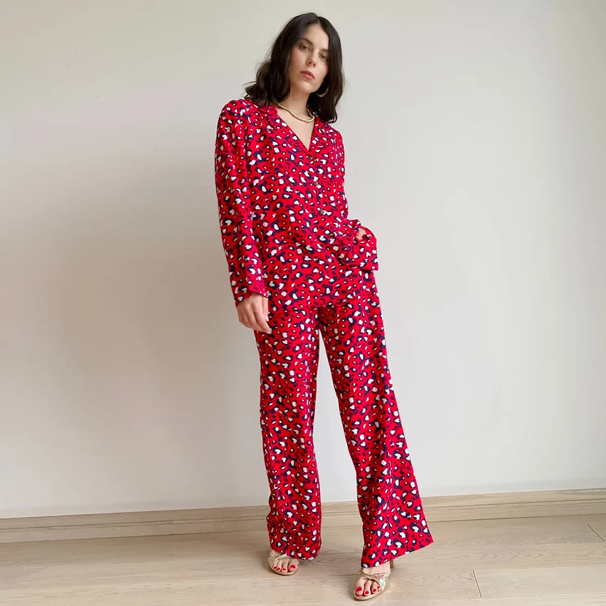 Hiloc-Pyjama imprimé léopard pour femme, vêtements de nuit, surintendant, olympiques ser, manches longues, col en V, maison trempée, mode printemps, 2022