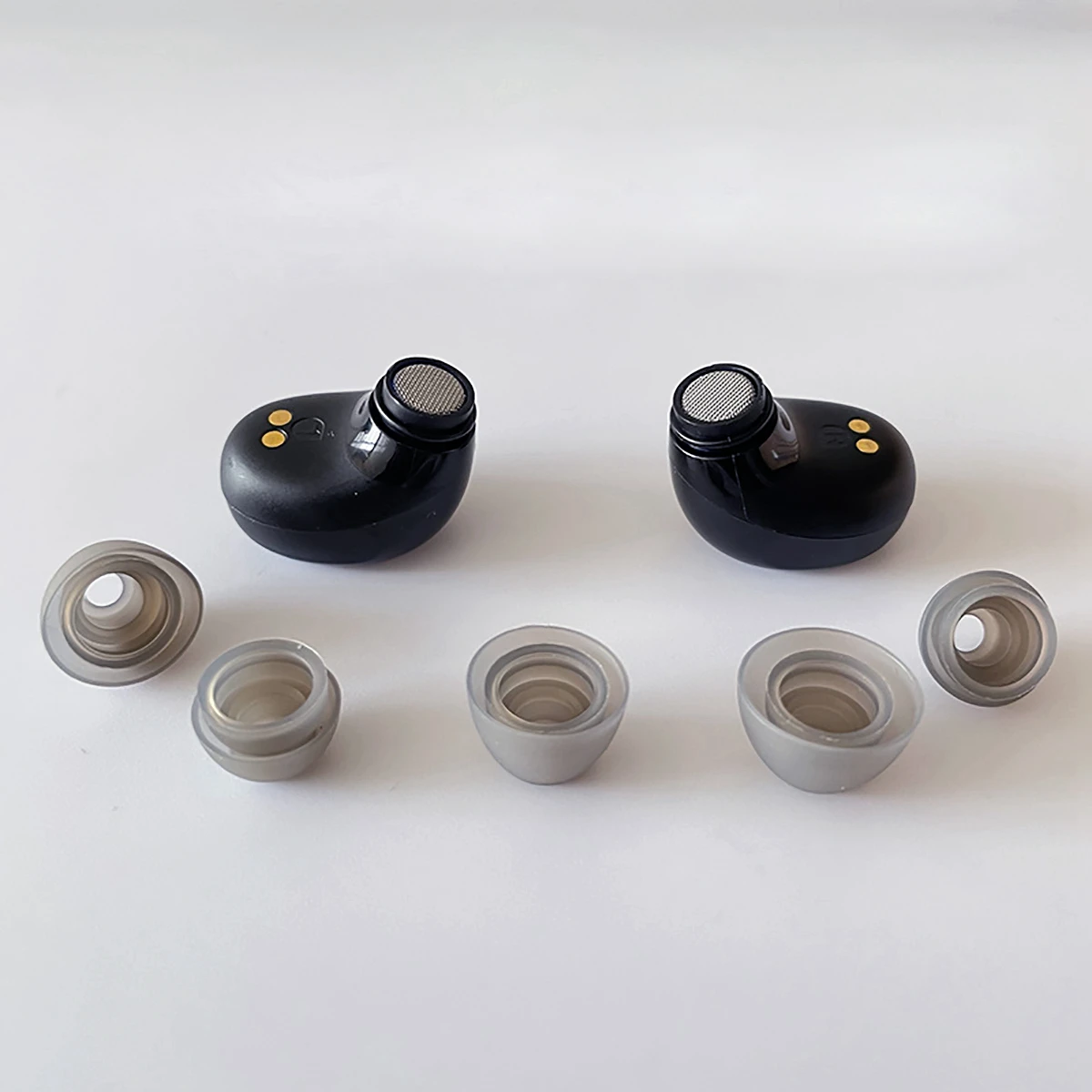 

6Pcs Silicone Ear Tips for SOAIY A1 A1S T2 T3S T5 F2 F3 Eartips true wireless Earbuds Tips 8mm Earplugs earphone Silicone case