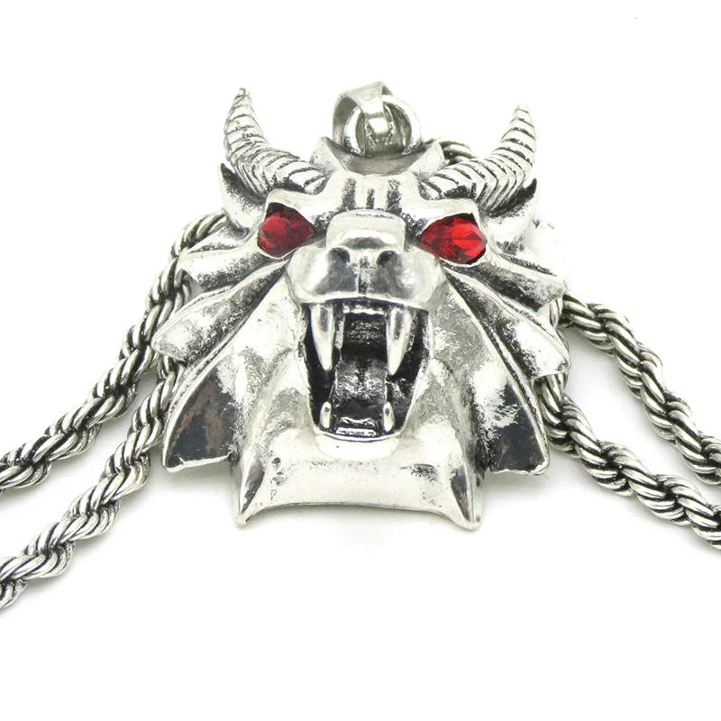 Manticore Pendant Necklace Wizard School 29*30mm Red Rhinestone Wild Monster Hunter Cosplay Mantickor Medallion Necklace
