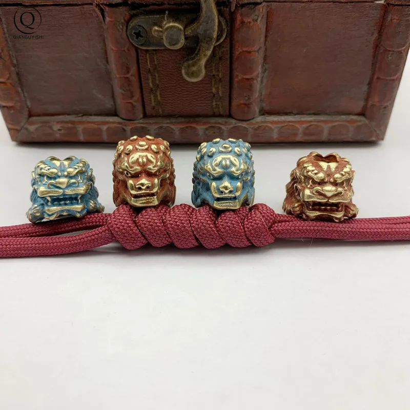 Brass Lion King Knife Pendant Beads Creative Copper Car Keychains Umbrella Rope Bead EDC Outdoor DIY Paracord Pendant Gifts