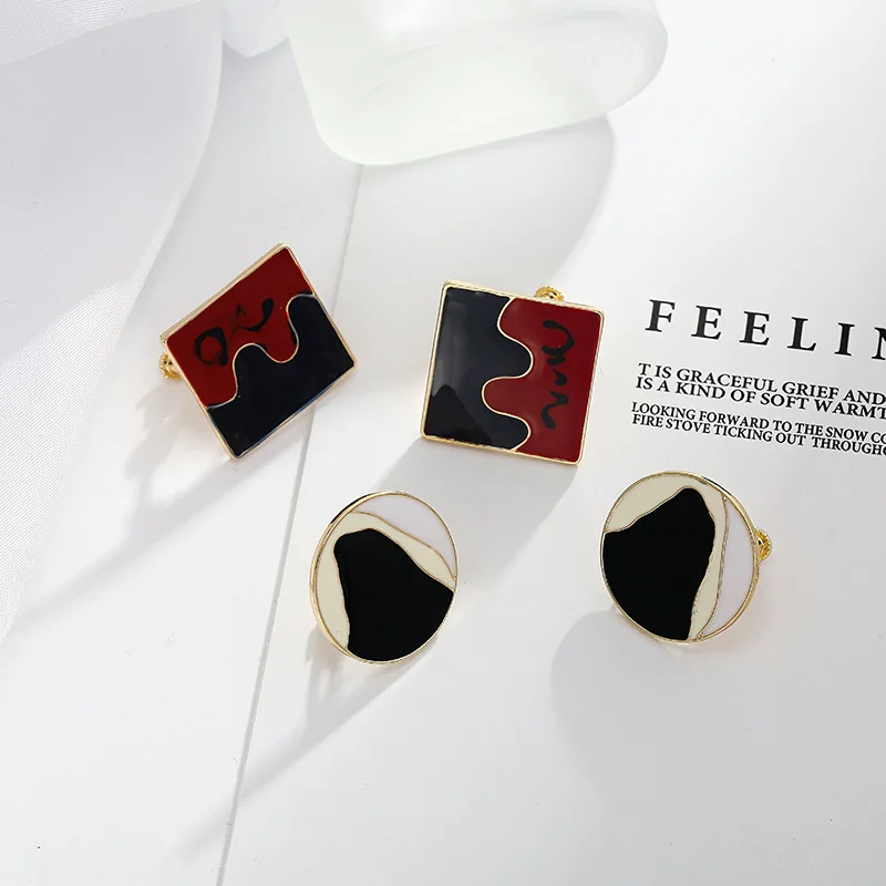 Korean Simple Geometric Art Round Clip Earrings No Piercing Fashion Enamle Irregular Square Clip on Earrings for Women Ear Clips