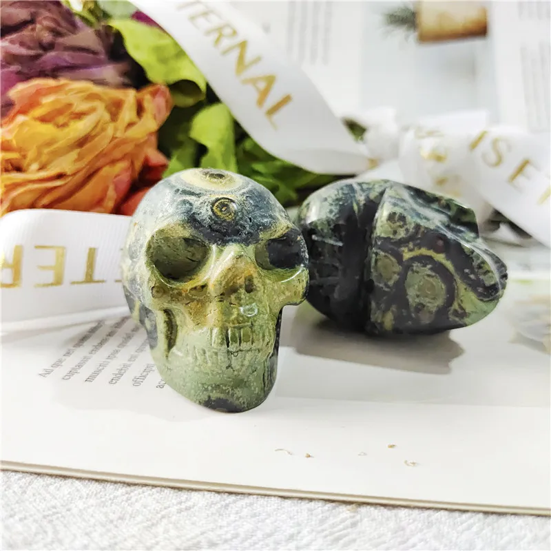 2-inch High Quality Natural Rose Crystal Crafts Stone Gem A Variety Of Colors Hand Carved Crystal Skulls For Wicca Gift