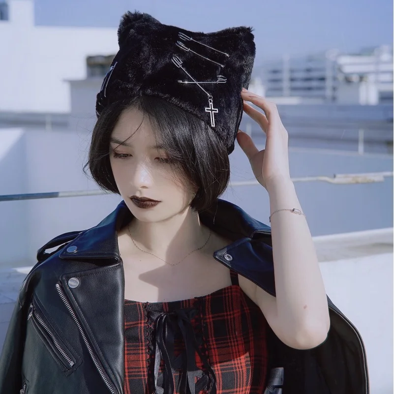 Harajuku Punk Gothic Cross Pin Cat Ears Plush Black Berets Autumn Winter Warm Bucket Hat Women Girls Chic Streetwear