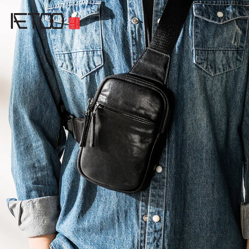 AETOO Trendy leather chest bag, men\'s top layer cowhide casual simple messenger bag, fashionable outdoor sports mobile phone bag