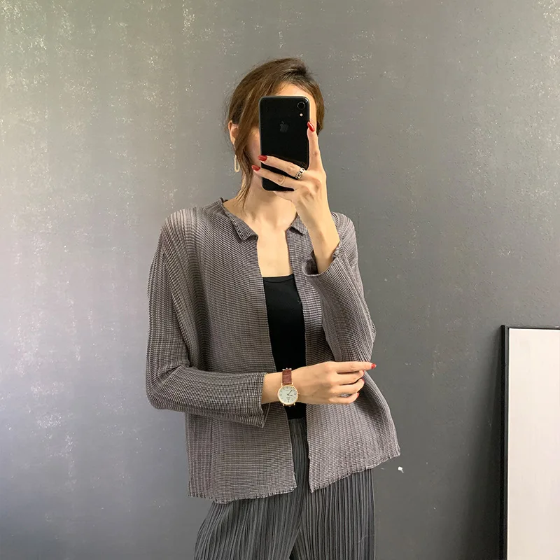 

Miyake pleated short jackets 2021 autumn new base cardigan white western basic tops skinny folda tees for woman