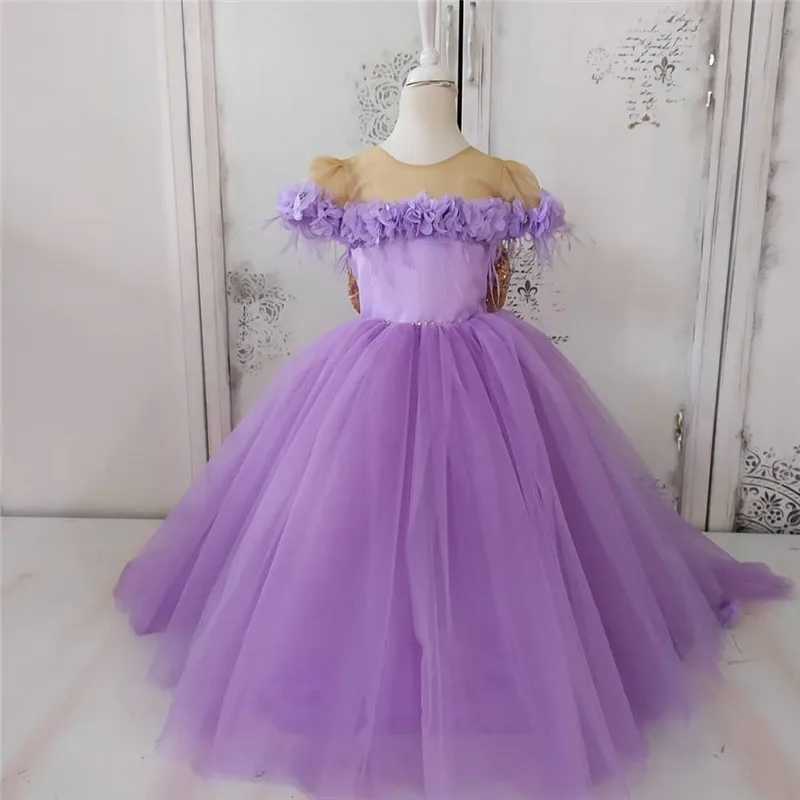 

Tiered Tulle Flower Girl Dress For Wedding with Appliques V-Back Sweep Train Vintage Kids Pageant Gowns For Birthday Party