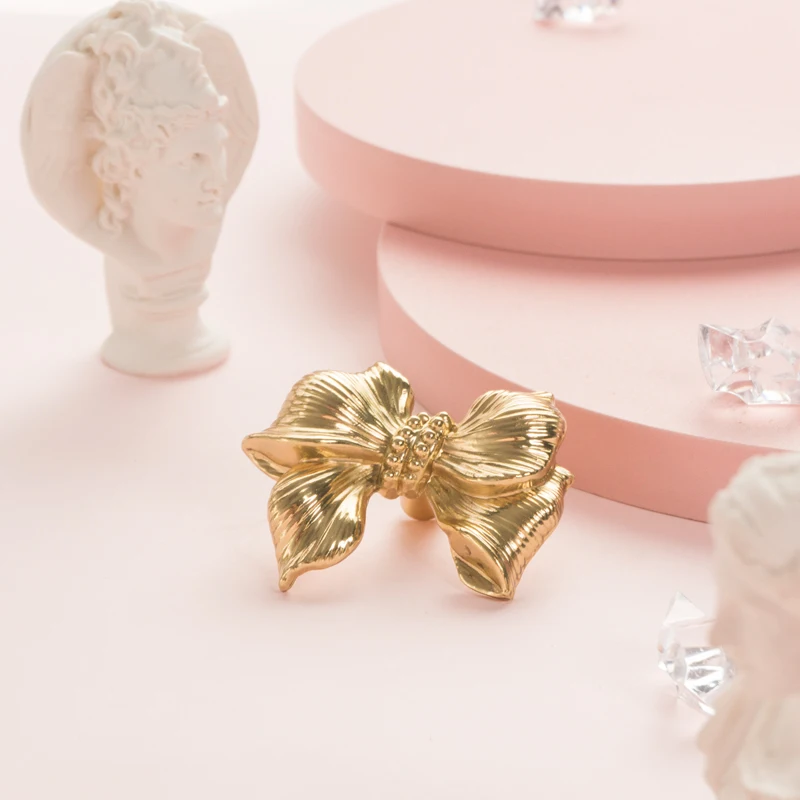 Light Luxury Brass French Bow Handle Gold Cupboard Cabinet Door Handles Drawer Knobs and Pulls Furniture Bedroom Decor Hardware