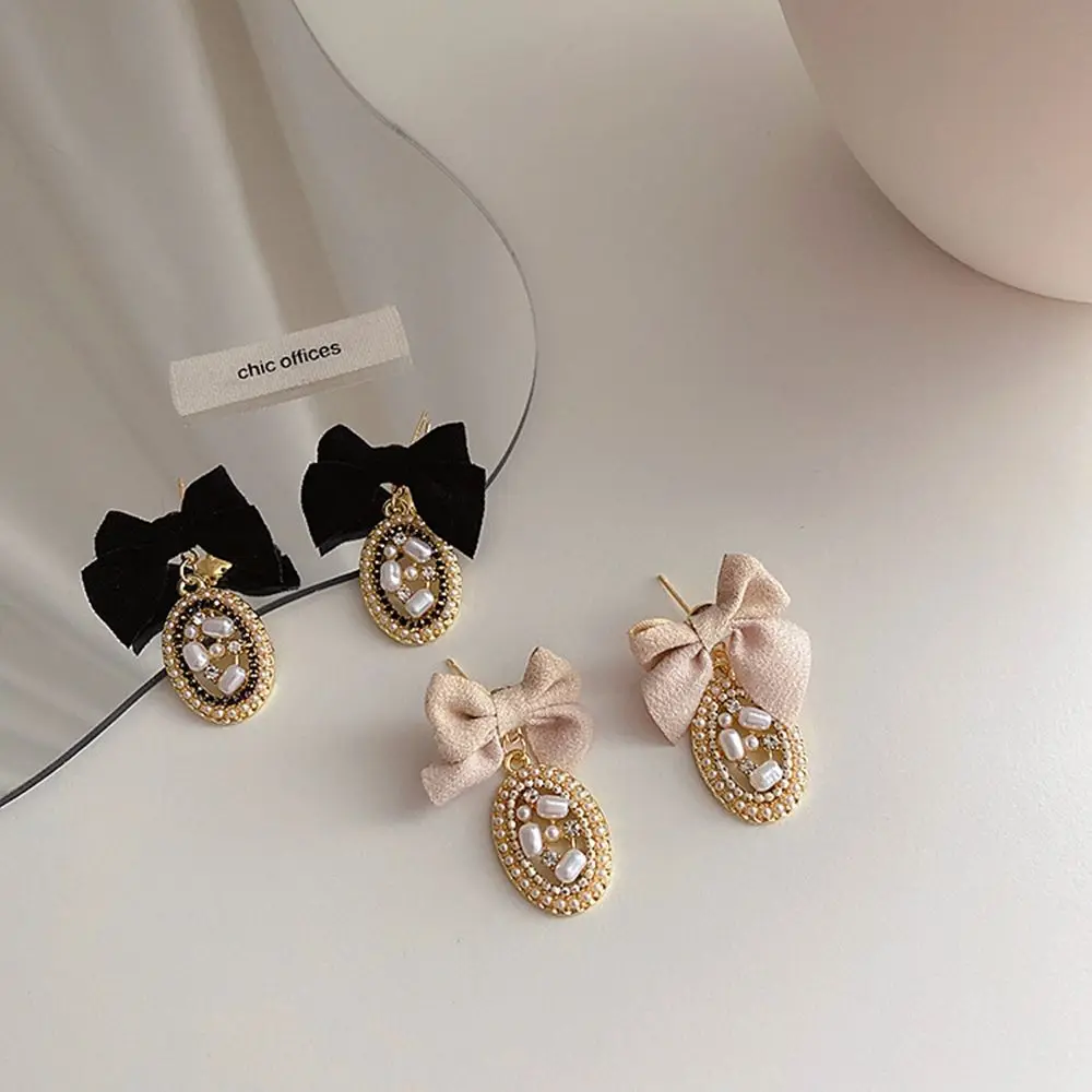 Korean Design Retro Sweet Fabric Bow Earrings Female Elegant Oval Pearl Metal Pendant Dangle Earring Temperament Fashion Jewelry