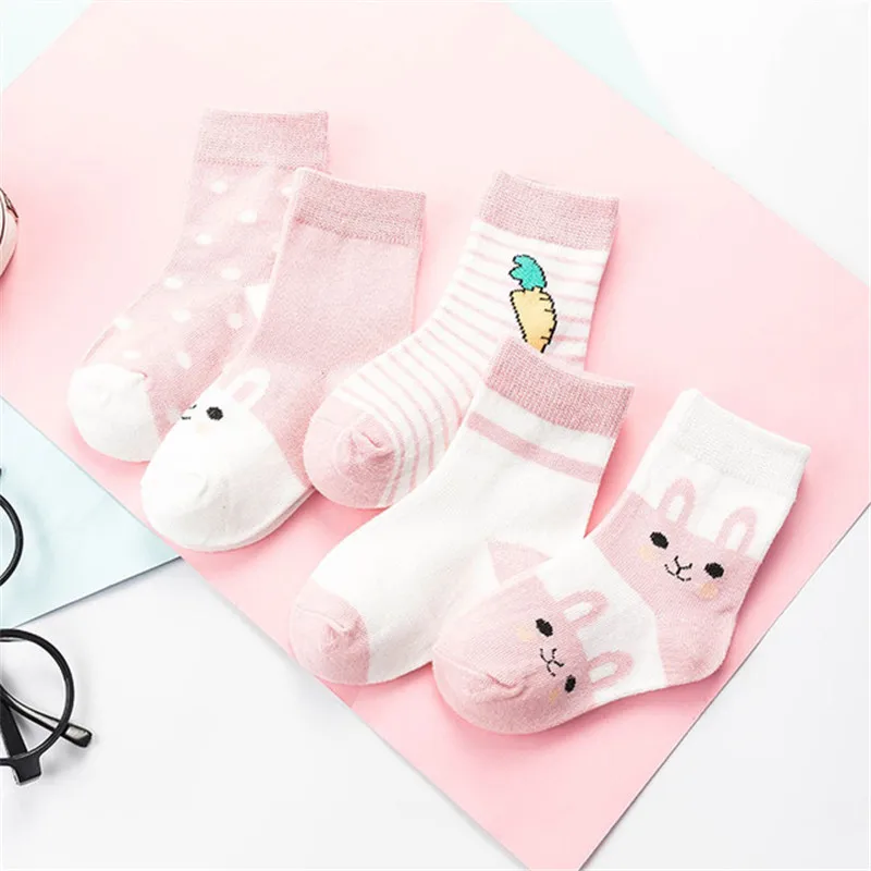 5 paires / lots d'enfants mignons et doux chaussettes en coton bande dessinée garçon fille bébé bande chaude points de sport mode chaussettes d'automne et d' hiver cadeau pour enfants