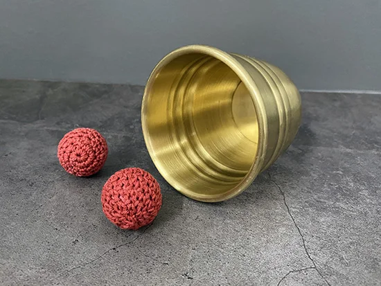 Super Chop Cup (Brass) By Oliver Magic Cup and Balls Magic Tricks Close Up Magic Props Magnetic Cups Magician Illusion Gimmick