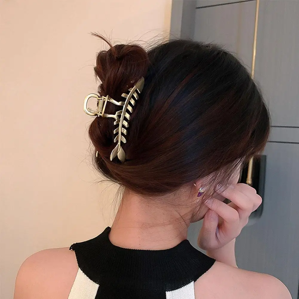 

Для женщин и девочек, заколка для волос со стразами, заколка для волос, элегантные аксессуары, полые металлические большие коготь, геометрические волосы Y7Y8