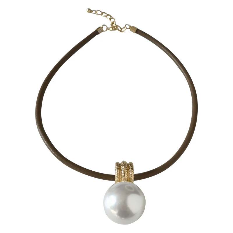 Fashion Jewelry Exaggerated Simulated Big Pearl Pendant Necklace 2021 New Trend Brown PU Necklace For Women Lady Party Gifts
