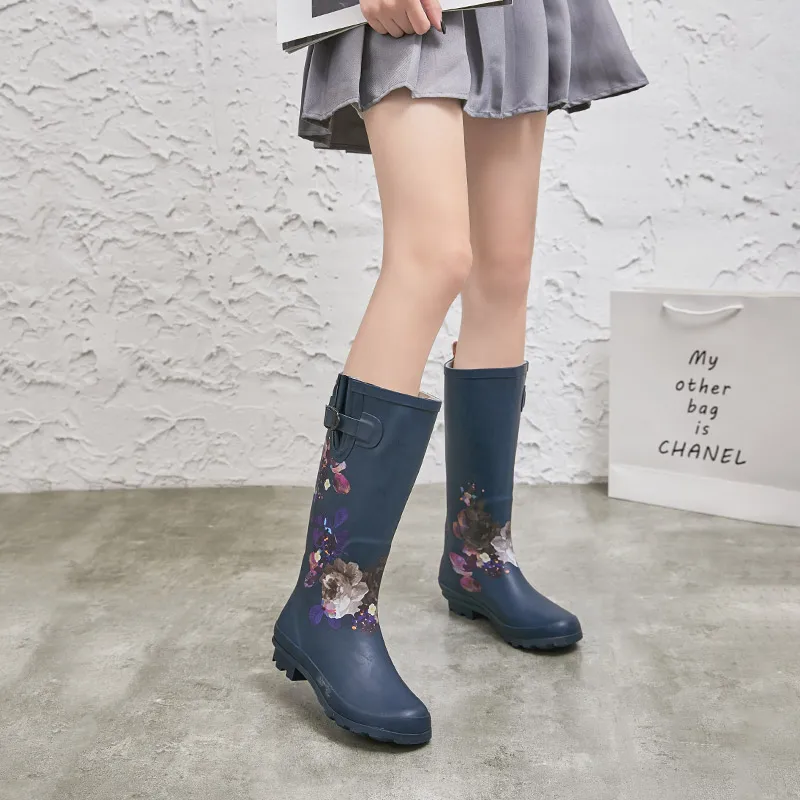 Beautiful Lady Female Rain Boots Fashion Delicated Rubber High Tube Mid-calf Rian Shoes With Beauty Pattern