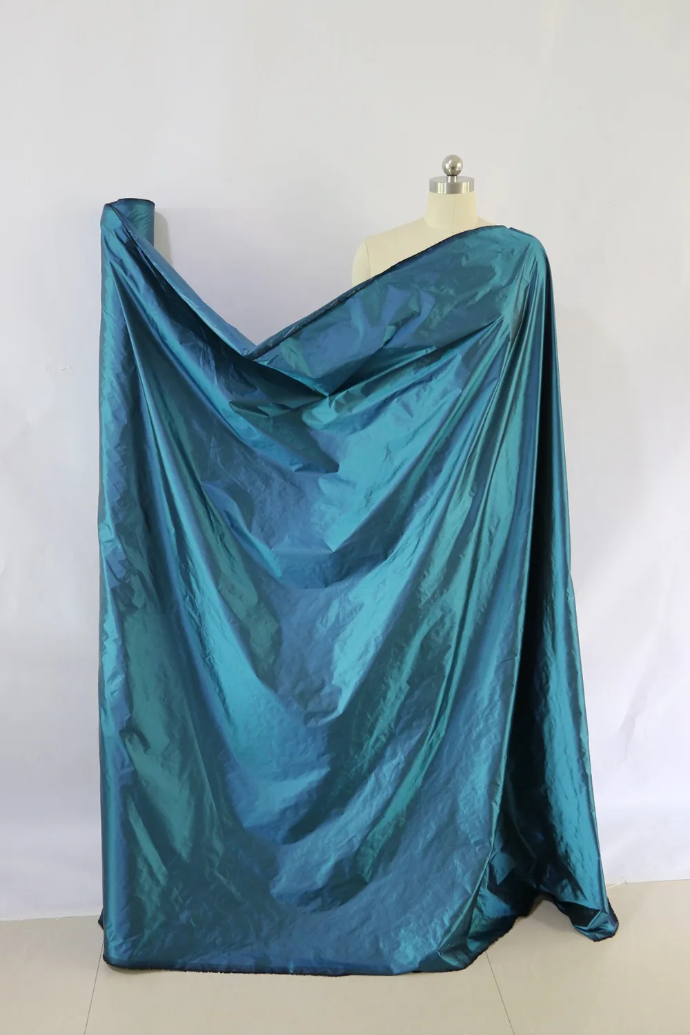 100 cm * 148 cm glänzendes, nach unten beweisendes Material, Stoffschattierung, blaue Burgunder-Nylon-Textilien, Cired – Detail 20
