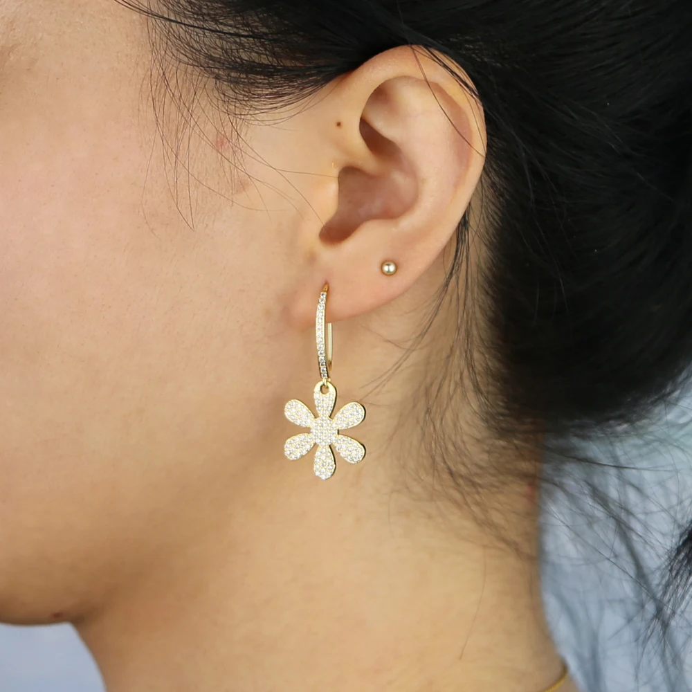 2025 الكلاسيكية العصرية الفاخرة سحر الأبيض تشيكوسلوفاكيا حجر لذيذ زهرة النساء فتاة لونين موضة حساسة مجوهرات الحفلات انخفاض القرط #1