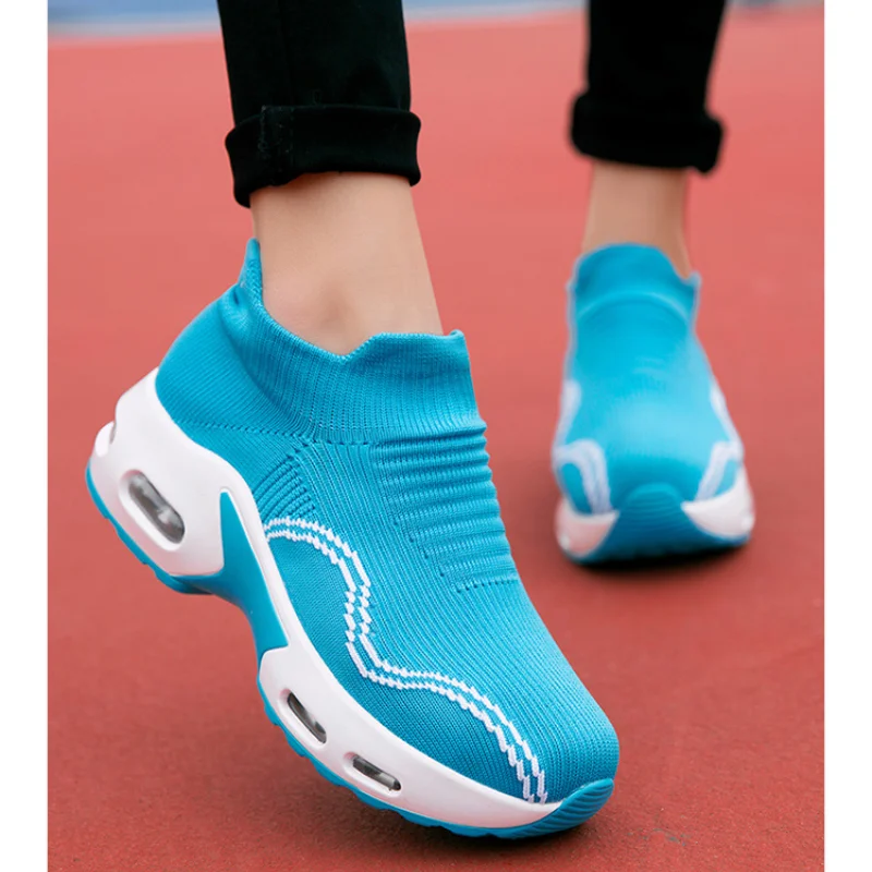 

2021 New Women Shoes Breathable Air Mesh Autumn Gray Sneakers Outdoor Running Shoes Slip on Stretch Knitted Sock Platform Shoes