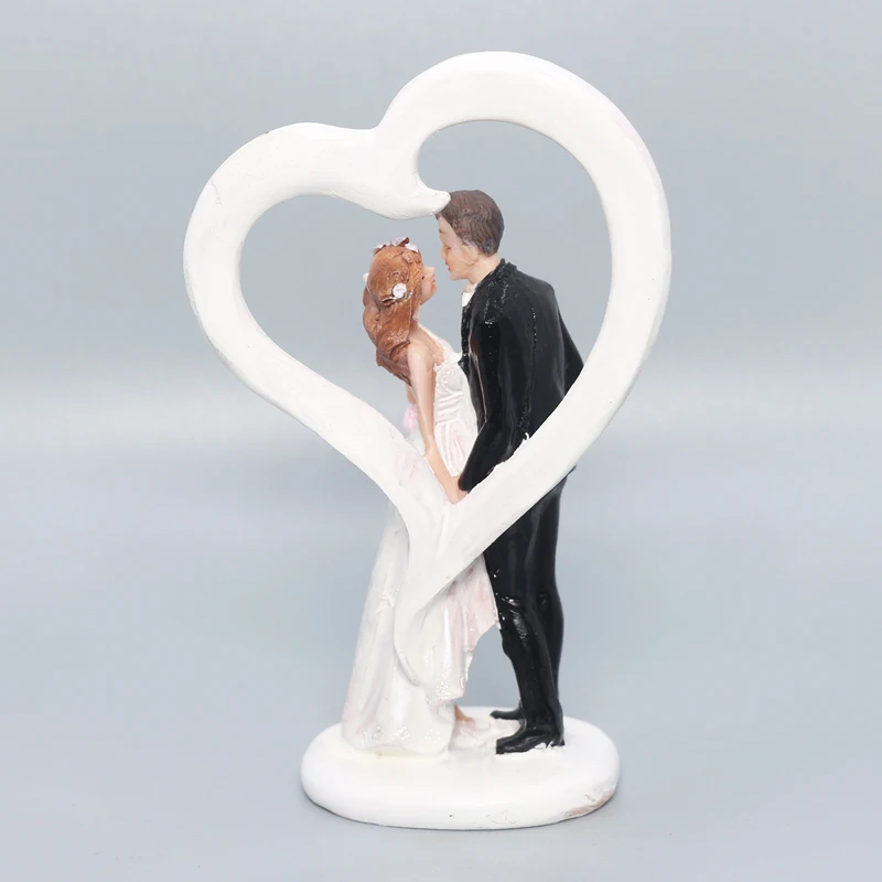 Wedding Anniversary Couple Figurines Car Accessories Valentine\'s Day Ornaments Home Decoration Resin Crafts Gift for Guest