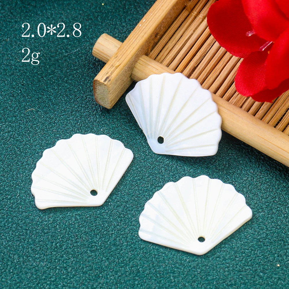 5 قطعة المياه العذبة الطبيعية الأبيض قذيفة منحوتة مروحة قلادة Charm قذيفة DIY بها بنفسك دبوس الشعر قلادة القرط صنع المجوهرات الإكسسوارات